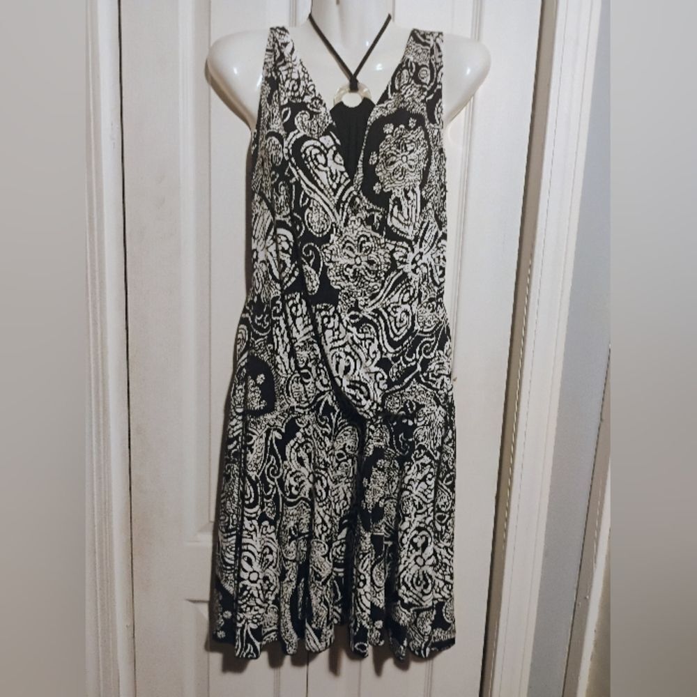 BCX Black and White Paisley Midi Dress